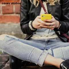 Husa iPhone 7/8/SE2 Casey Studios Premium Soft Silicone - Yellow Yellow