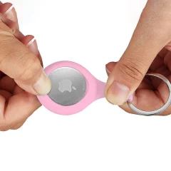 Husa Airtag Silicone Casey Studios - Roz Roz
