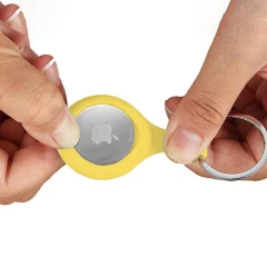 Husa Airtag Silicone Casey Studios - Yellow Yellow