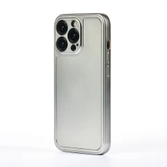 Husa iPhone 13 Pro Casey Studios Chromed - Silver Silver