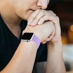 Curea Apple Watch 1/2/3/4/5/6/7/8/SE - 38/40/41 MM Silicone Sport Loop Casey Studios, din Silicon Casey Studios - Lillac Lillac